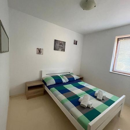 First Choice Apartment Нерезине Екстериор снимка